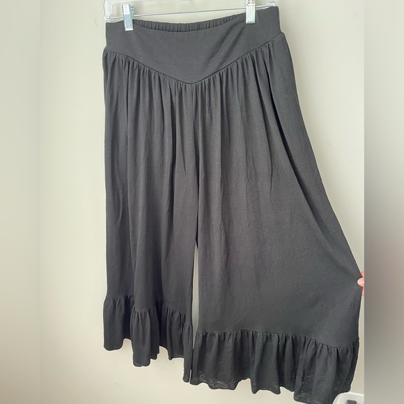 Versona Women’s Flare Pants Size Medium - Picture 1 of 4